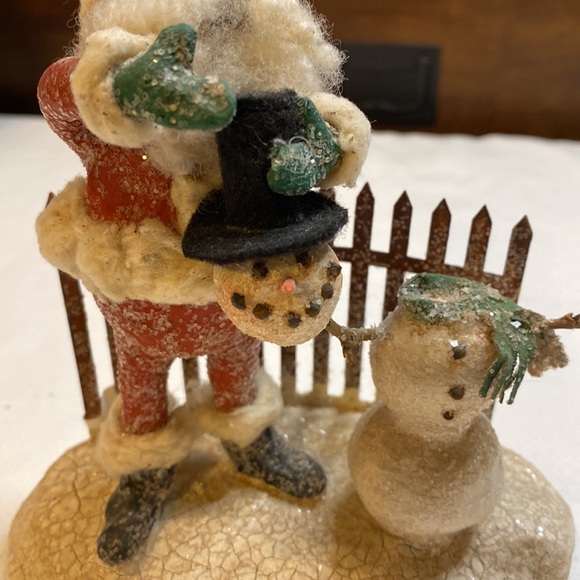 Andy Faye. Santa builds snowman. - Picture 10 of 10